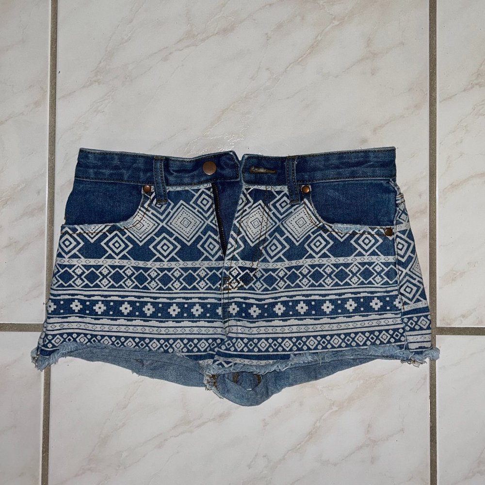 Forever 21 | W Jean Shorts Size: 25